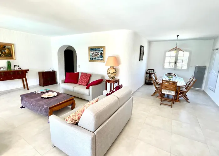 Charming French Riviera // Pool, Seaview, Ac, 9pax // 빌라