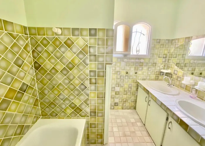 Charming French Riviera // Pool, Seaview, Ac, 9pax // 빌라 *