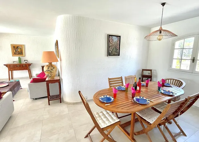 Charming French Riviera // Pool, Seaview, Ac, 9pax // 빌라 Saint-Raphaël